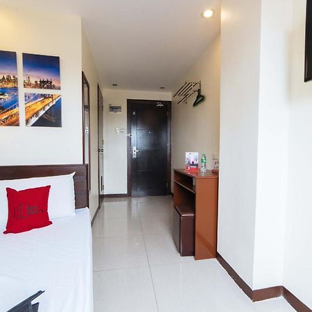 Reddoorz Near Victoria Mall Davao Stadt Exterior foto
