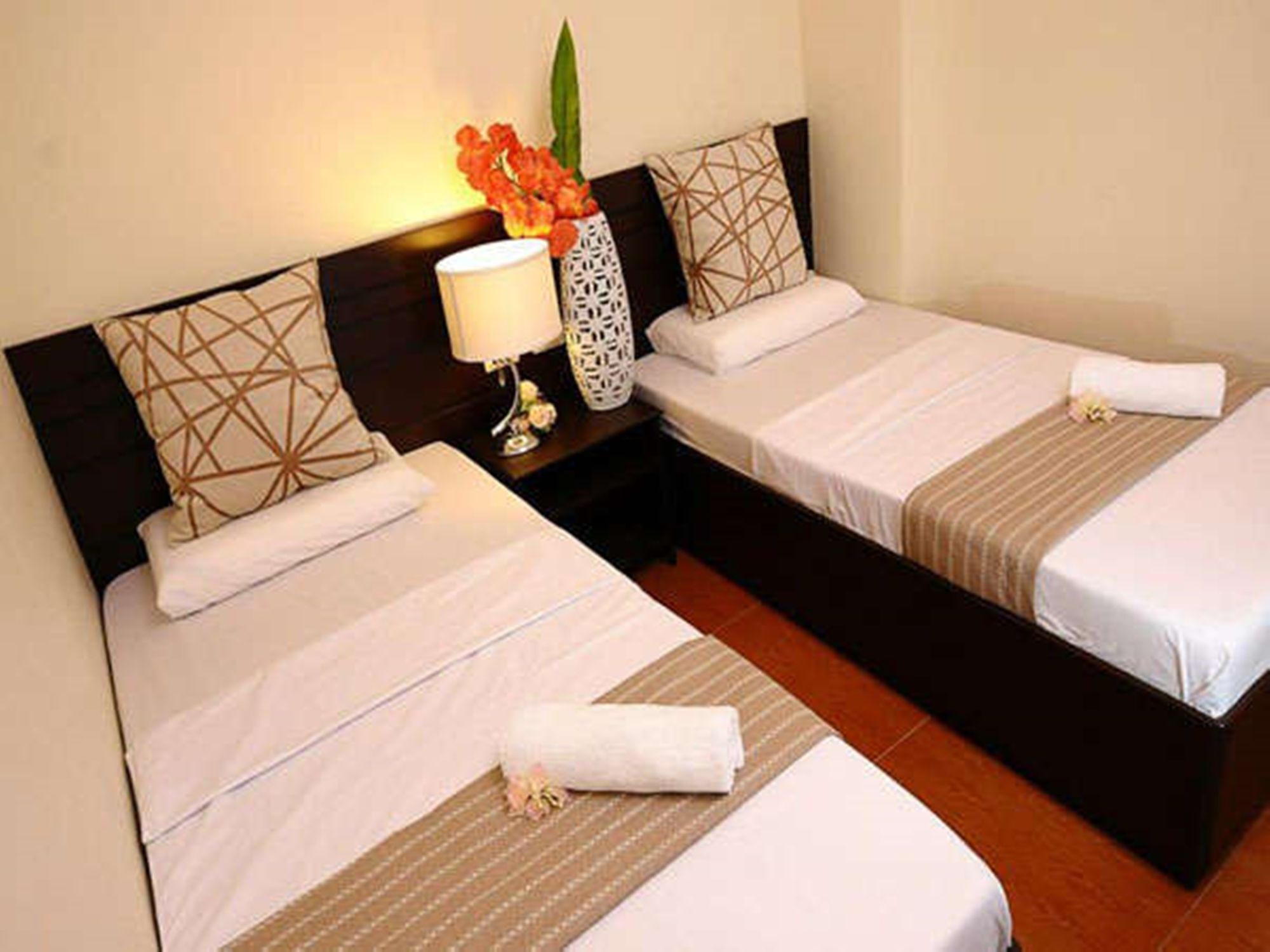 Reddoorz Near Victoria Mall Davao Stadt Exterior foto