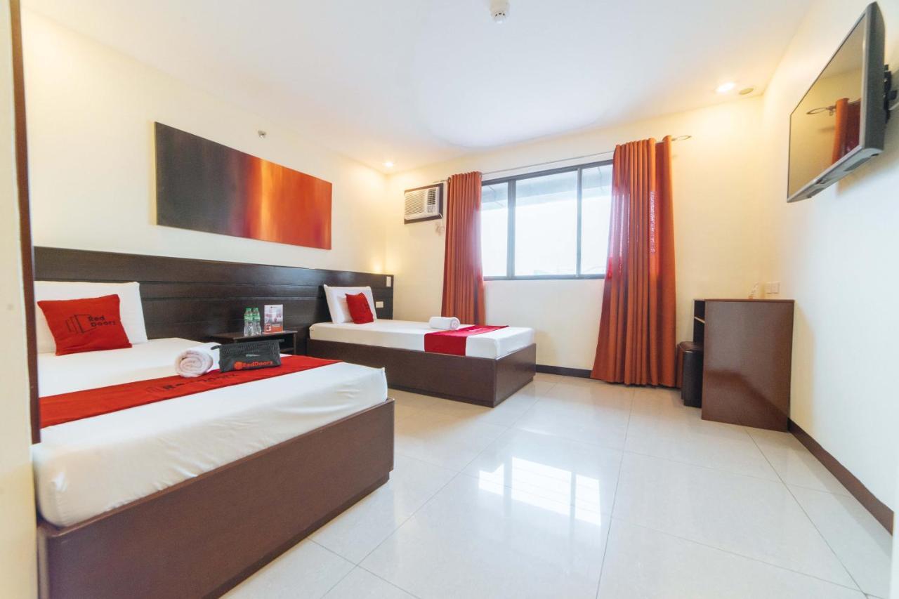 Reddoorz Near Victoria Mall Davao Stadt Exterior foto