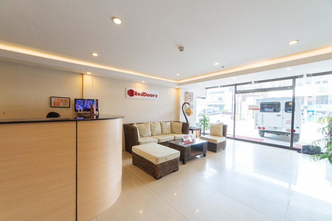 Reddoorz Near Victoria Mall Davao Stadt Exterior foto