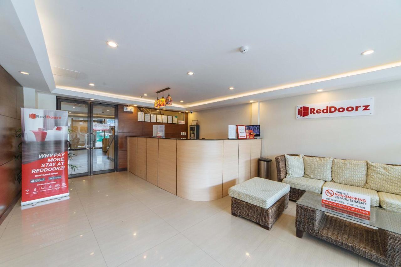 Reddoorz Near Victoria Mall Davao Stadt Exterior foto